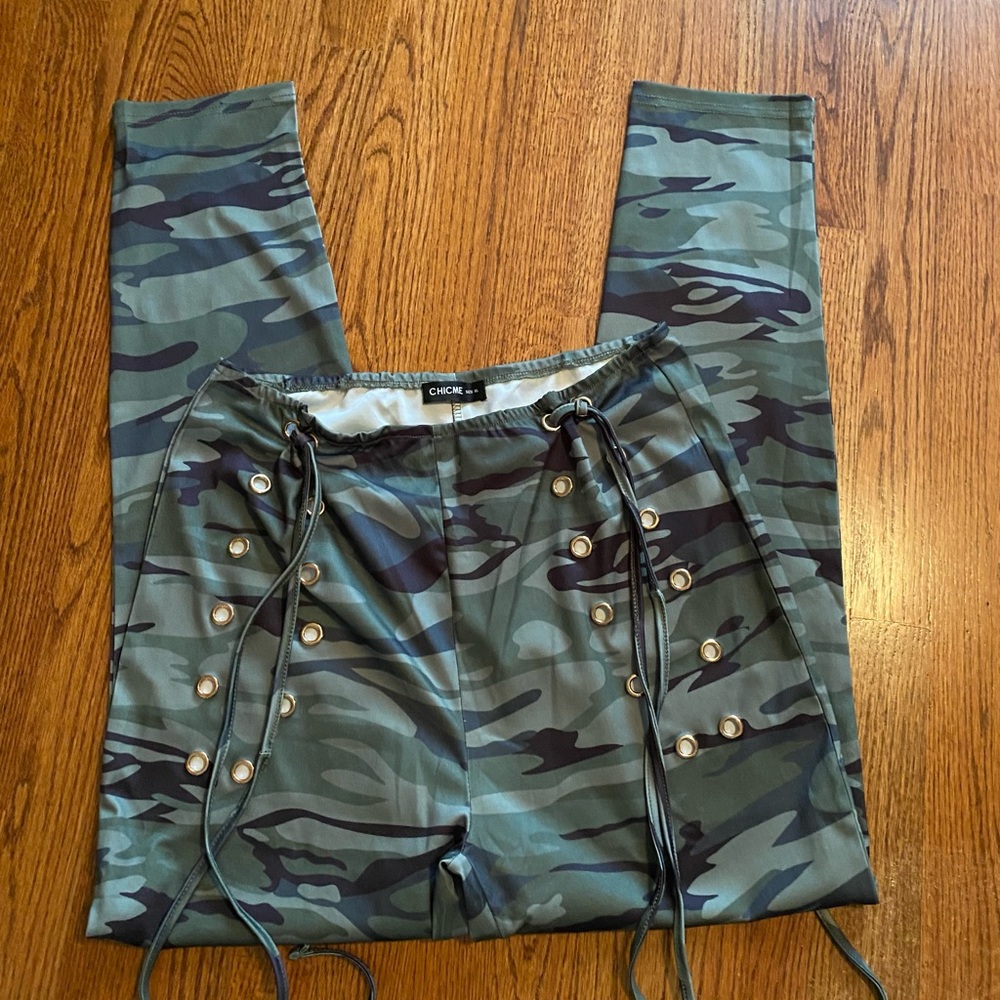 Camouflage skinny pants